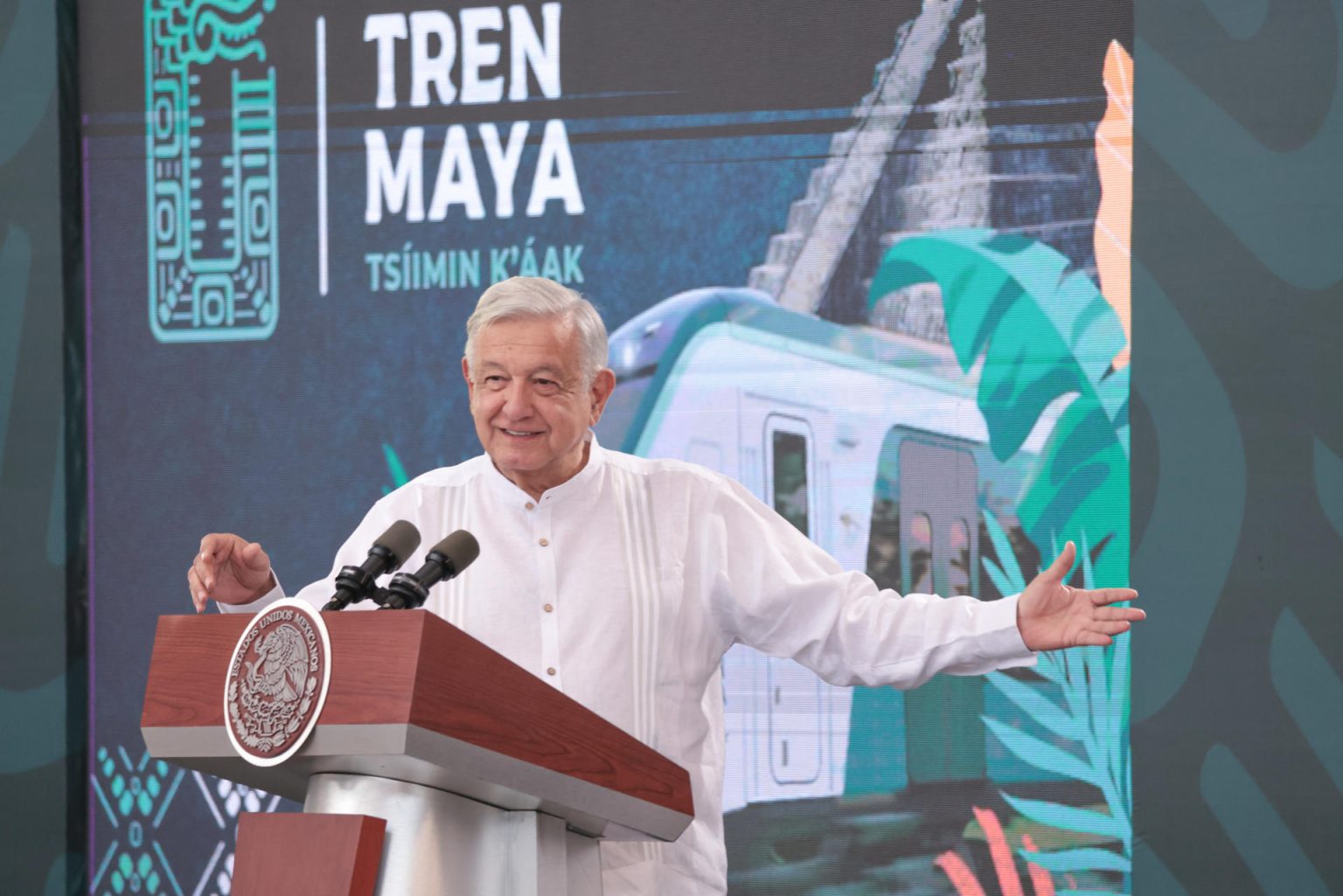 Fotografía cedida hoy por la Presidencia de México que muestra al mandatario Andrés Manuel López Obrador durante una rueda de prensa en San Francisco de Campeche (México). EFE/Presidencia de México /SOLO USO EDITORIAL /SOLO DISPONIBLE PARA ILUSTRAR LA NOTICIA QUE ACOMPAÑA (CRÉDITO OBLIGATORIO)