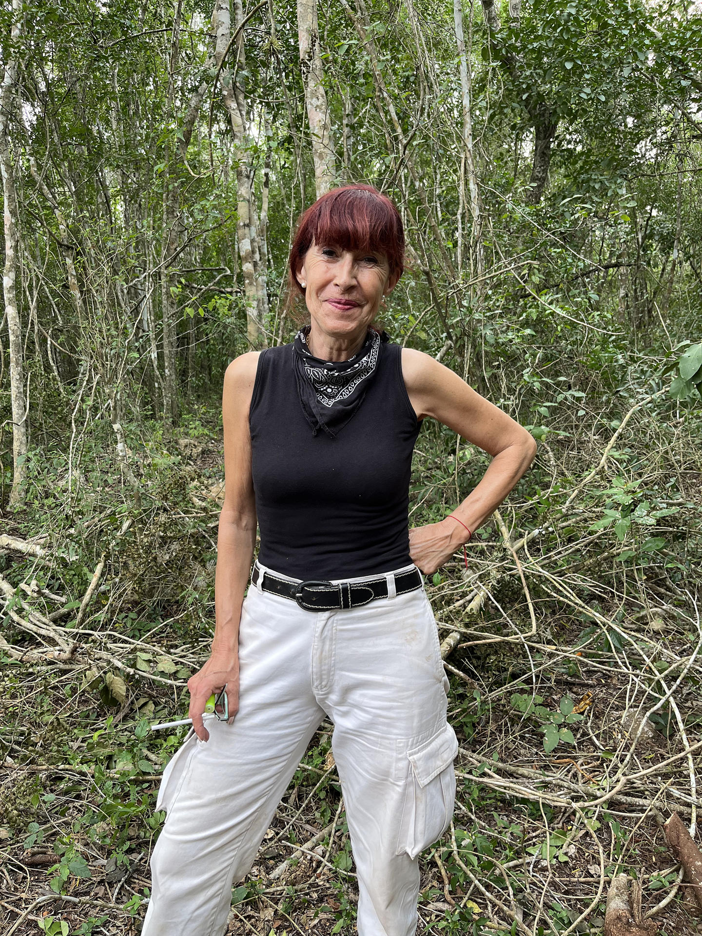 La arqueóloga española Carmen Varela Torrecilla posa tras una entrevista con EFE el 16 de diciembre de 2023, en la zona arqueológica de Xbaatún en Yucatan (México). EFE/Martha López Huan