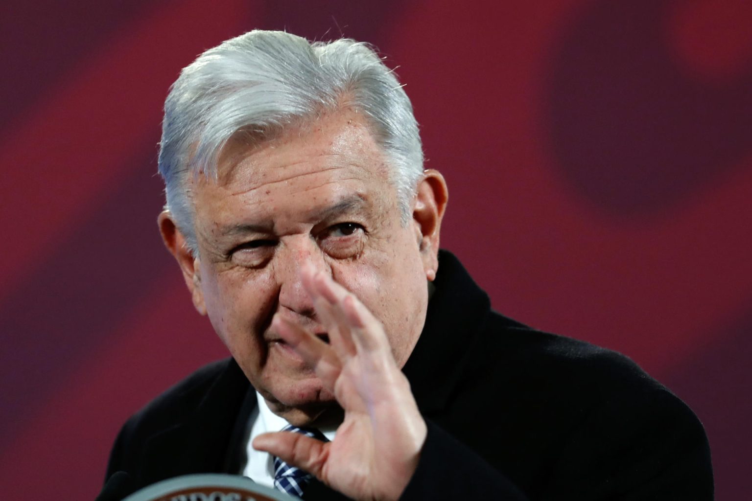 El presidente de México Andrés Manuel López Obrador habla durante su conferencia de prensa matutina hoy, en el Palacio Nacional en Ciudad de México (México). EFE/ Sáshenka Gutiérrez