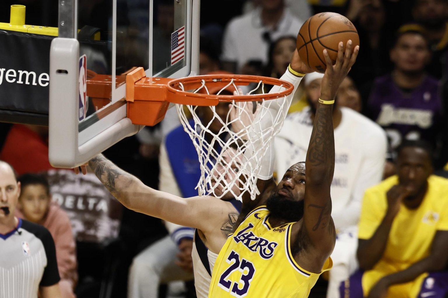 LeBron James de Los Angeles Lakers, en una fotografía de archivo. EFE/Etienne Laurent