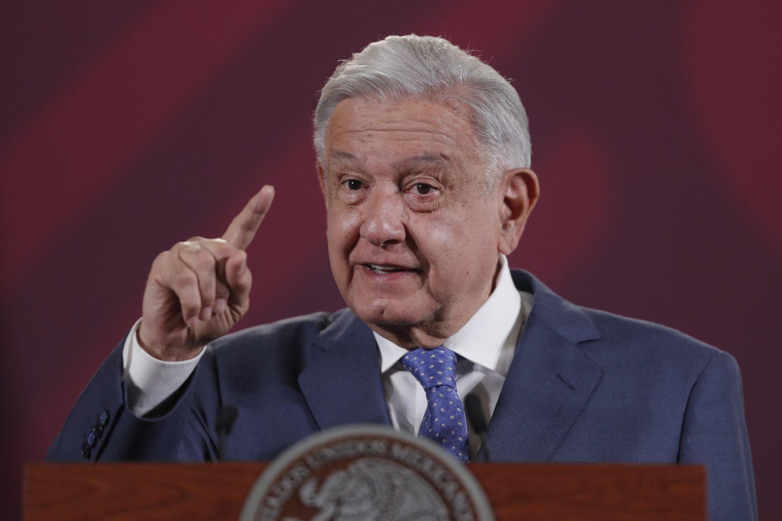 El presidente de México, Andrés Manuel López Obrador, habla durante una rueda de prensa matutina hoy, en el Palacio Nacional en la Ciudad de México.EFE/ Isaac Esquivel
,