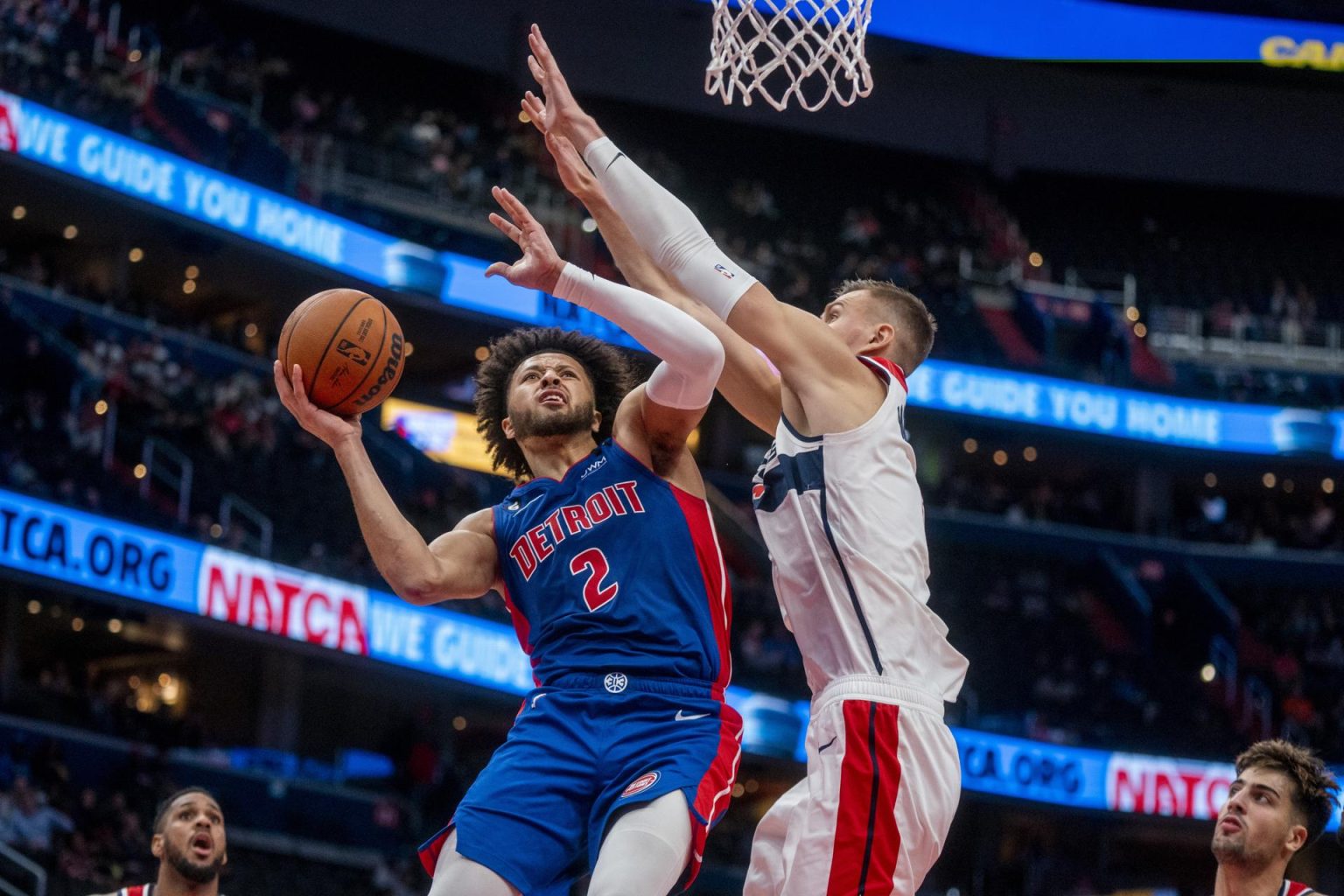 El base de los Detroit Pistons Cade Cunningham (I), en una fotografía de archivo. EFE/EPA/Shawn Thew