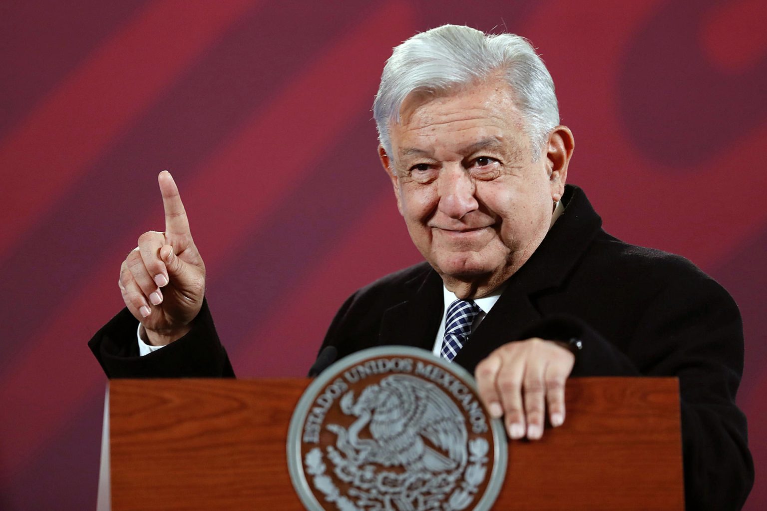 El presidente de México Andrés Manuel López Obrador habla durante su conferencia de prensa matutina hoy, en Palacio Nacional en Ciudad de México (México). EFE/ Sáshenka Gutiérrez