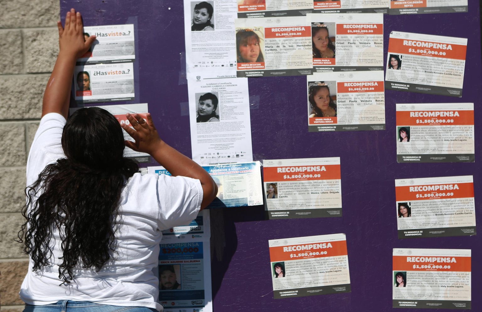 Integrantes de diferentes colectivos y madres de victimas desaparecidas, protestan en Ciudad Juárez, en Chihuahua (México). Imagen de archivo. EFE/Luis Torres