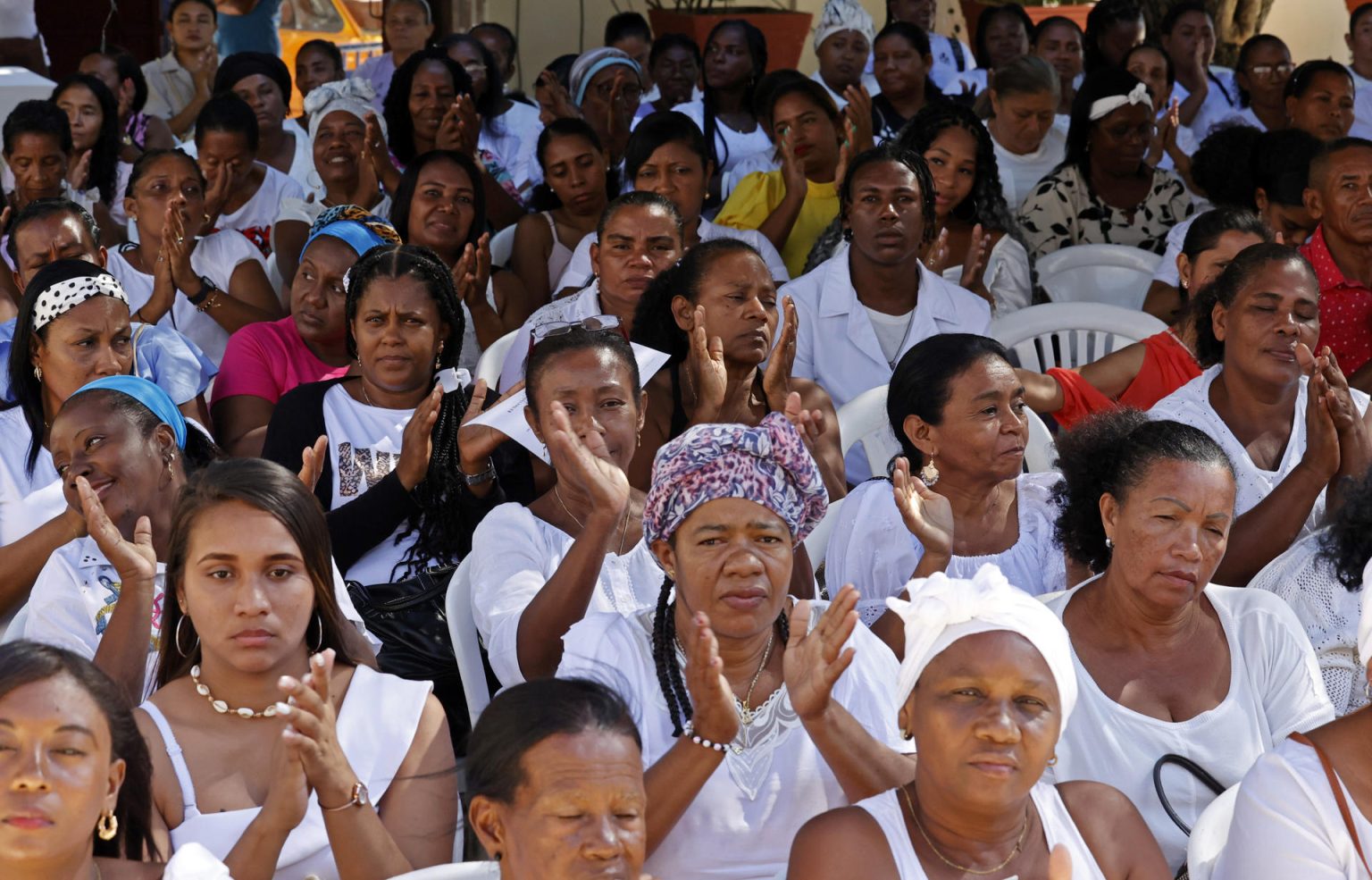 Fotografía de archivo de un grupo de mujeres cuidadoras. EFE/Mauricio Dueñas Castañeda