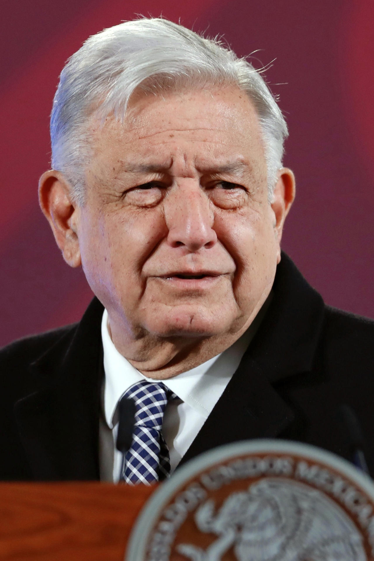 El presidente de México Andrés Manuel López Obrador habla durante su conferencia de prensa matutina hoy, en Palacio Nacional en Ciudad de México (México). EFE/ Sáshenka Gutiérrez
