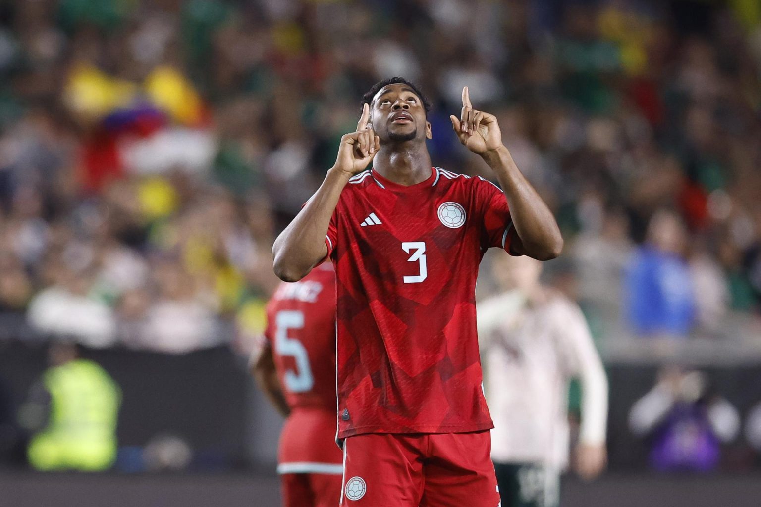 Andrés Reyes de Colombia celebra su gol durante un partido amistoso en el Memorial Coliseum, en Los Ángeles, California (EE.UU.), este 16 de diciembre de 2023. EFE/EPA/Caroline Brehman