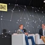 John Dubois (i), líder de análisis y datos del consumidor en EY Americas, y Damián Fernández-Lamela, vicepresidente global de ciencia de datos y análisis de Fossil, hablan durante la Charla 'Haciendo que la inteligencia artificial (IA) generativa se vuelva de moda' ofrecida durante el congreso AI Summit, hoy en Nueva York (EE. UU). EFE/Sarah Yáñez-Richards