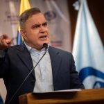 El fiscal general de Venezuela, Tareck William Saab, habla durante una rueda de prensa, en Caracas (Venezuela). EFE/ Rayner Pena R