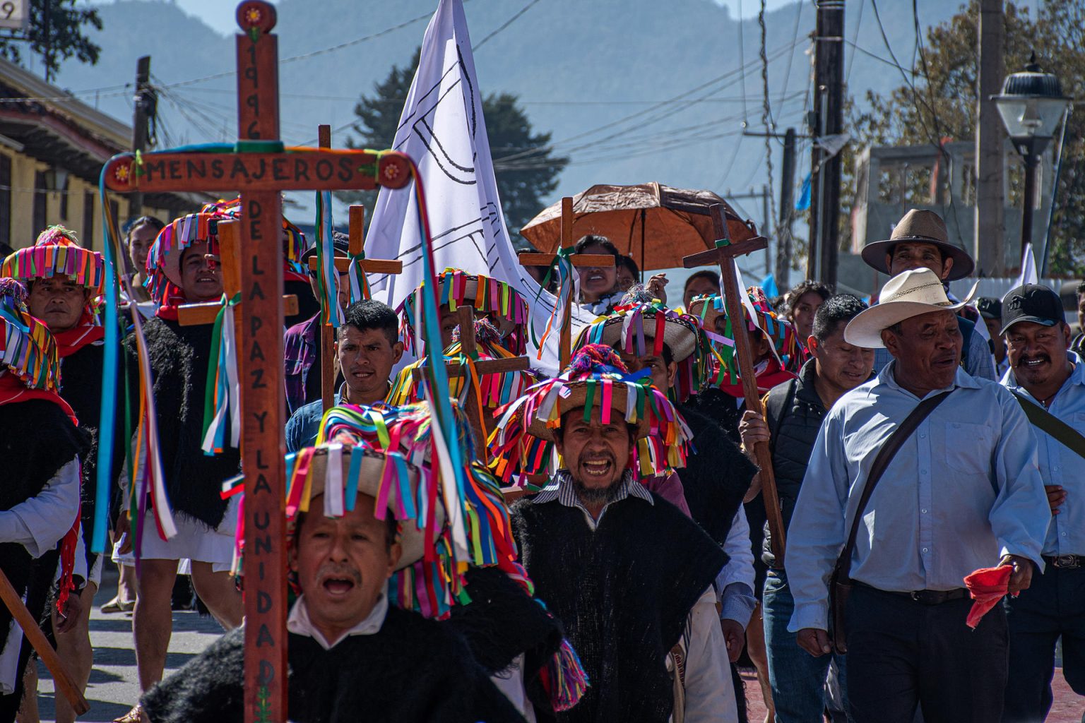 Miles de indígenas marchan para exigir a las autoridades seguridad en San Cristóbal de las Casas, hoy en el estado de Chiapas (México). EFE/Carlos López