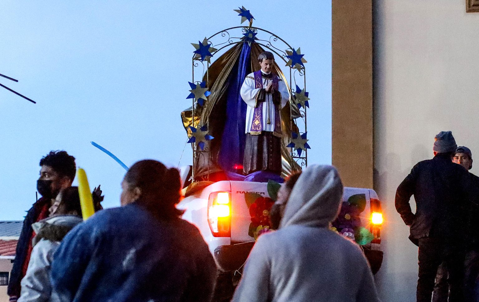 Vista hoy de una imagen de San Juan Bosco, durante las celebraciones religiosas por su día en la ciudad de Tijuana (México). EFE/Joebeth Terríquez