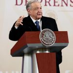 El presidente de México, Andrés Manuel López Obrador, habla durante su conferencia de prensa matutina hoy, en el Palacio Nacional en la Ciudad de México (México). EFE/José Méndez