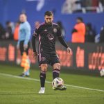 Fotografía cedida por Inter Miami CF donde aparece el defensa español Jordi Alba mientras controla un balón durante el partido contra el FC Dallas disputado el lunes en el estadio Cotton Bowl en Dallas, Texas. EFE/Inter Miami