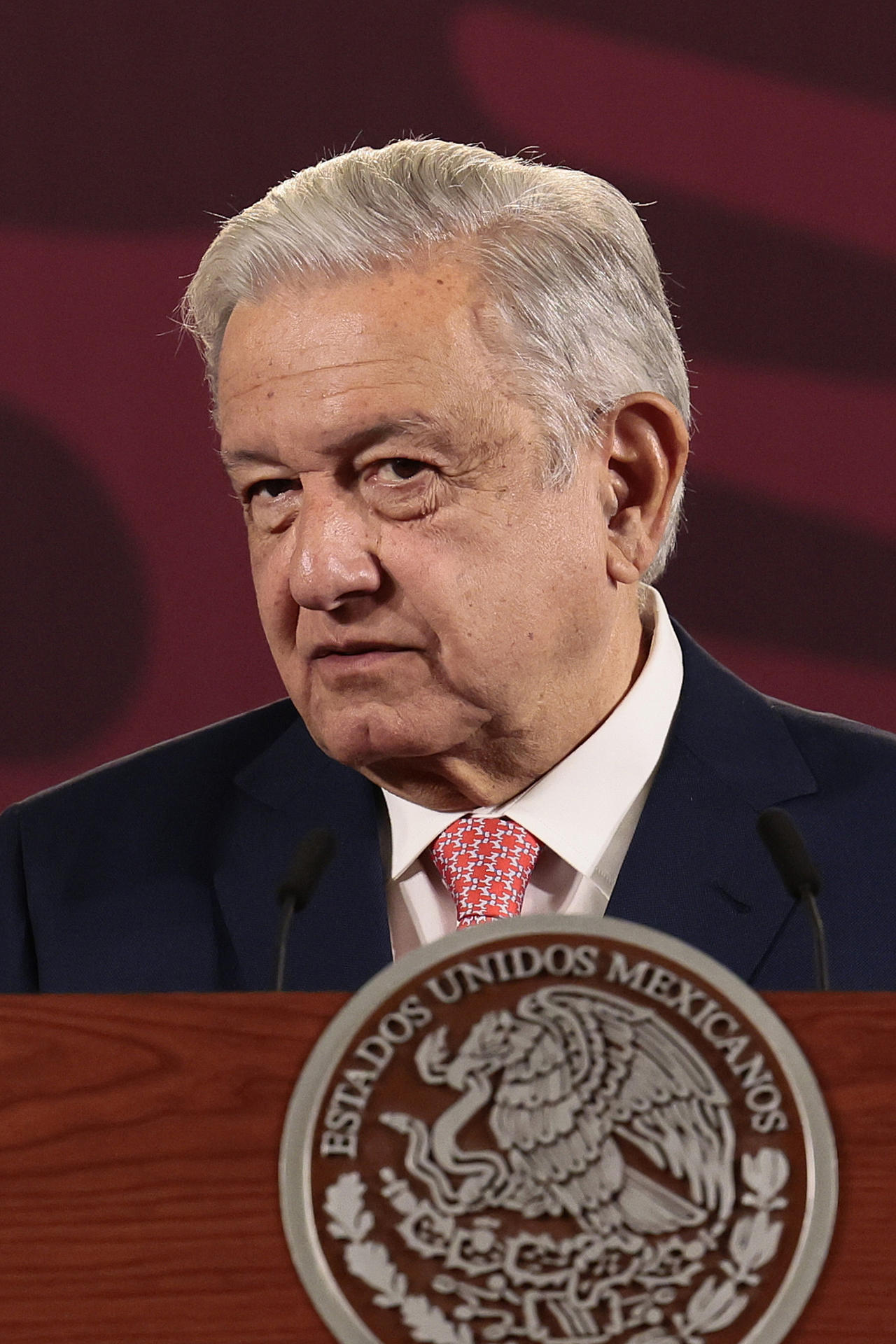 El presidente de México, Andrés Manuel López Obrador, habla durante su conferencia de prensa matutina hoy, en el Palacio Nacional de Ciudad de México (México). EFE/ José Méndez
