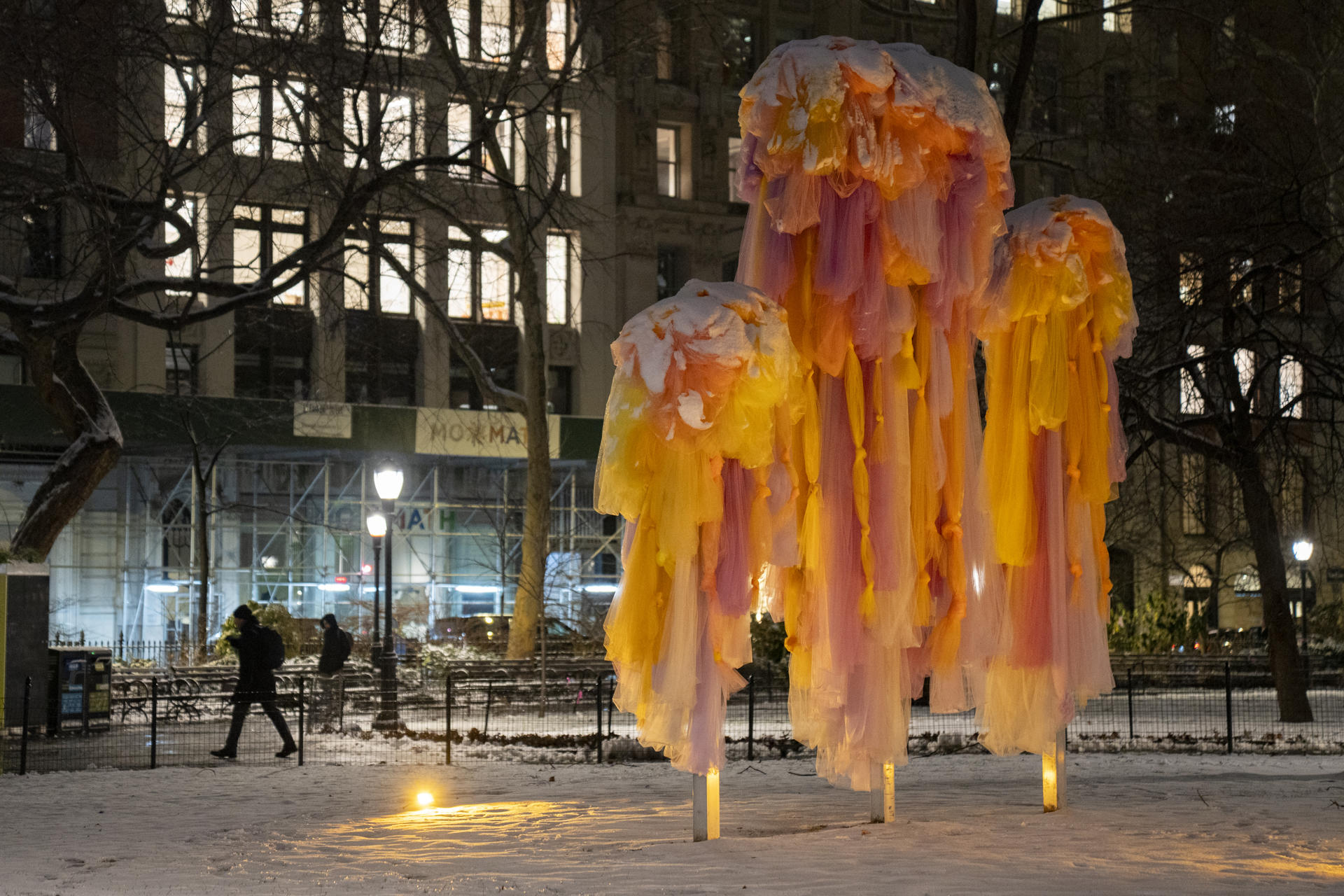 Fotografía de la obra "Dejar que el cielo sepa", de la artista argentina Ana María Hernado, una instalación que estará hasta el 17 de marzo en la plaza Madison Square Park, hoy en Manhattan, Nueva York (EE. UU). EFE/ Ángel Colmenares
