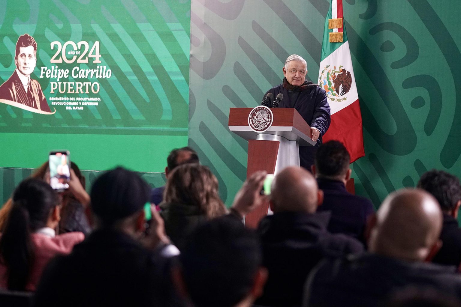 Fotografía cedida hoy por la Presidencia de México que muestra al mandatario Andrés Manuel López Obrador durante una conferencia de prensa en la ciudad de Querétaro (México). EFE/ Presidencia de México /SOLO USO EDITORIAL /SOLO DISPONIBLE PARA ILUSTRAR LA NOTICIA QUE ACOMPAÑA (CRÉDITO OBLIGATORIO)