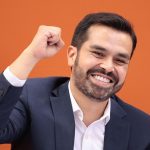 Jorge Álvarez Máynez es presentado hoy, como precandidato único a la presidencia de México por el partido Movimiento Ciudadano (MC), durante un acto celebrado en Ciudad de México (México). EFE/José Méndez