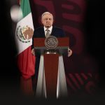 El presidente de México, Andrés Manuel López Obrador, ofrece su conferencia de prensa matutina hoy, en el Palacio Nacional de la Ciudad de México (México). EFE/ José Méndez