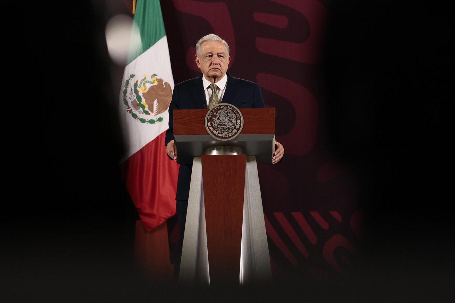 El presidente de México, Andrés Manuel López Obrador, ofrece su conferencia de prensa matutina hoy, en el Palacio Nacional de la Ciudad de México (México). EFE/ José Méndez