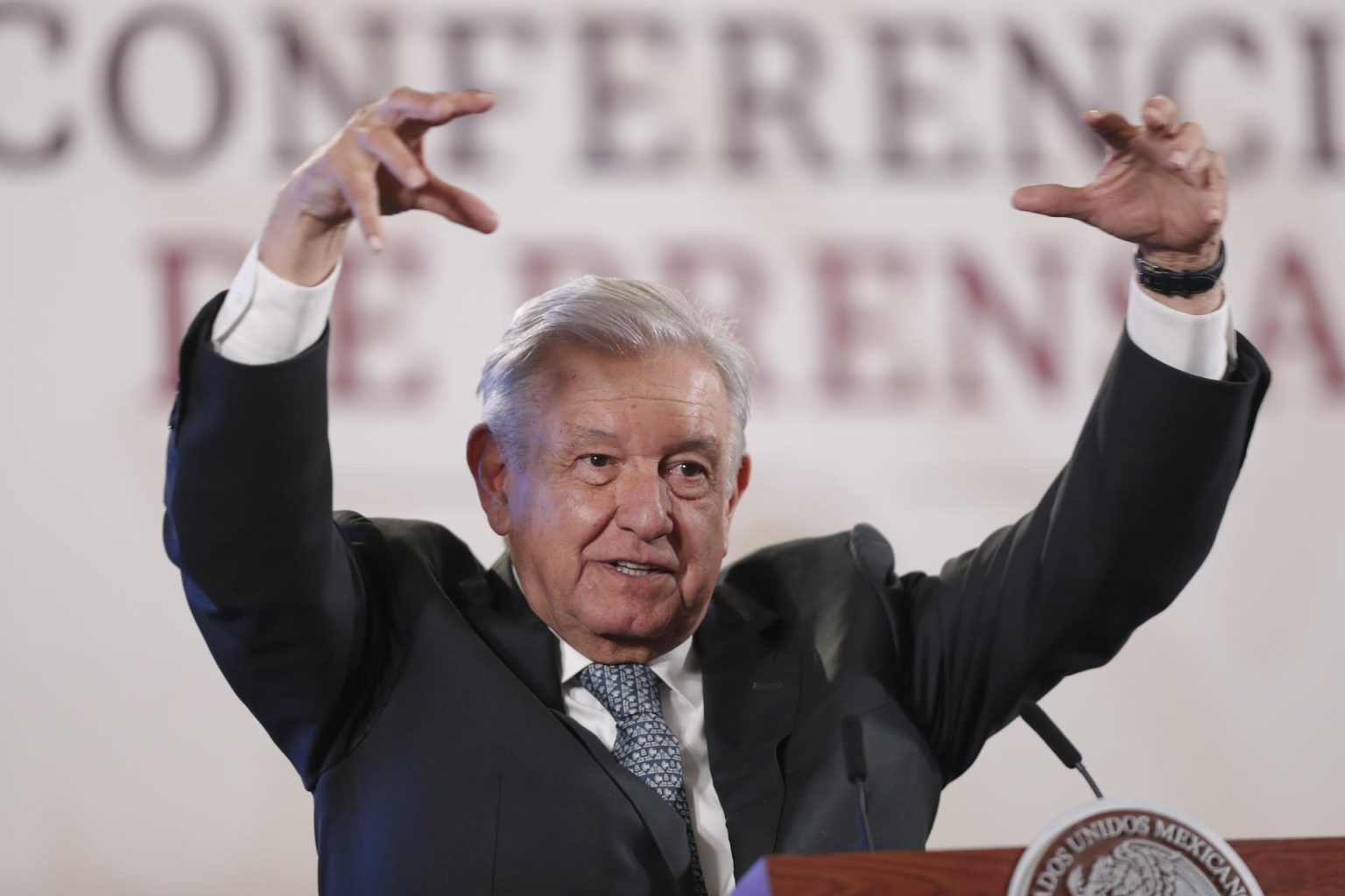 El presidente de México, Andrés Manuel López Obrador, habla hoy durante su conferencia de prensa matutina en Palacio Nacional, en Ciudad de México (México). EFE/Isaac Esquivel