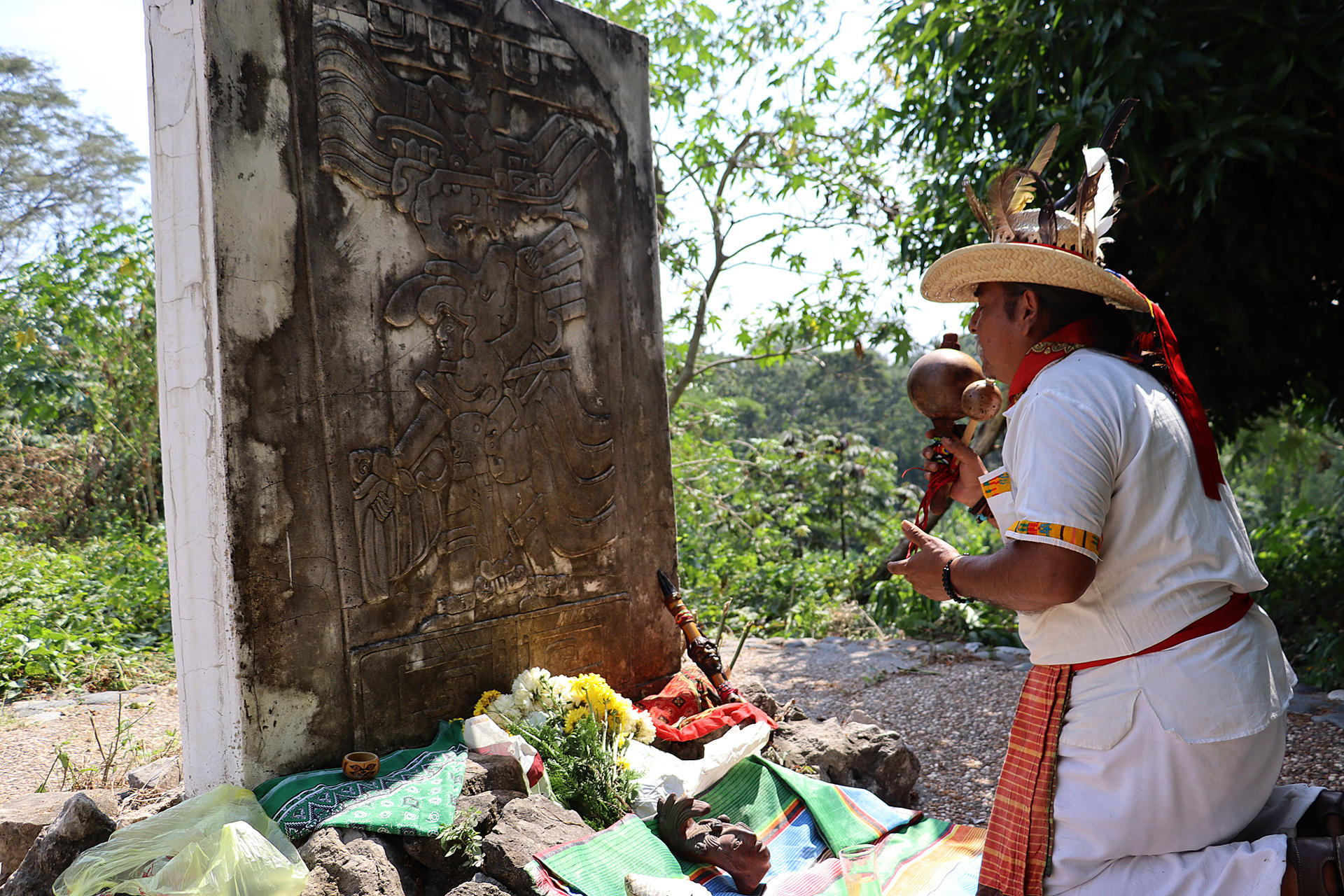 Indígena realizan hoy un ritual para intentar detener la ola de violencia, en el municipio de Tapachula en Chiapas (México). EFE/Juan Manuel Blanco
