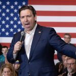 El candidato presidencial republicano Ron DeSantis habla durante un evento de campaña el 19 de enero de 2024, en Nashua, New Hampshire (EE.UU.). EFE/ Michael Reynolds