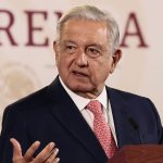 El presidente de México, Andrés Manuel López Obrador, habla durante su conferencia de prensa matutina hoy, en el Palacio Nacional de Ciudad de México (México). EFE/ José Méndez