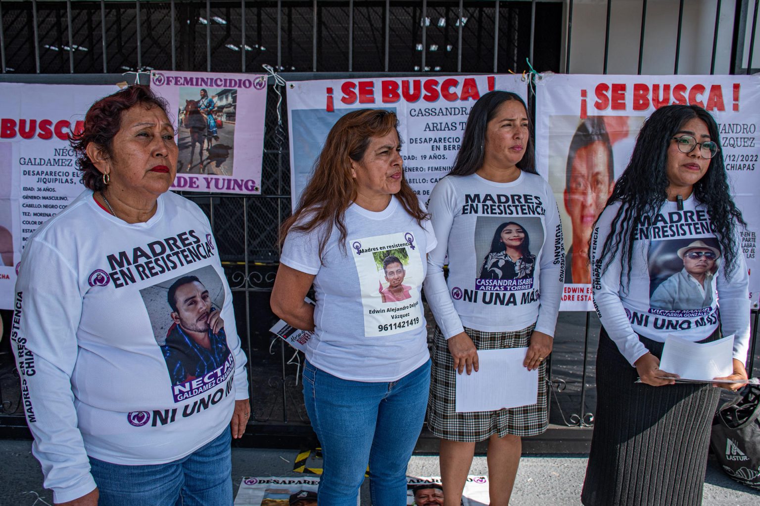 Familiares de personas desaparecidas se manifiestan hoy, en la ciudad de Tuxtla Gutiérrez (México). EFE/ Carlos López