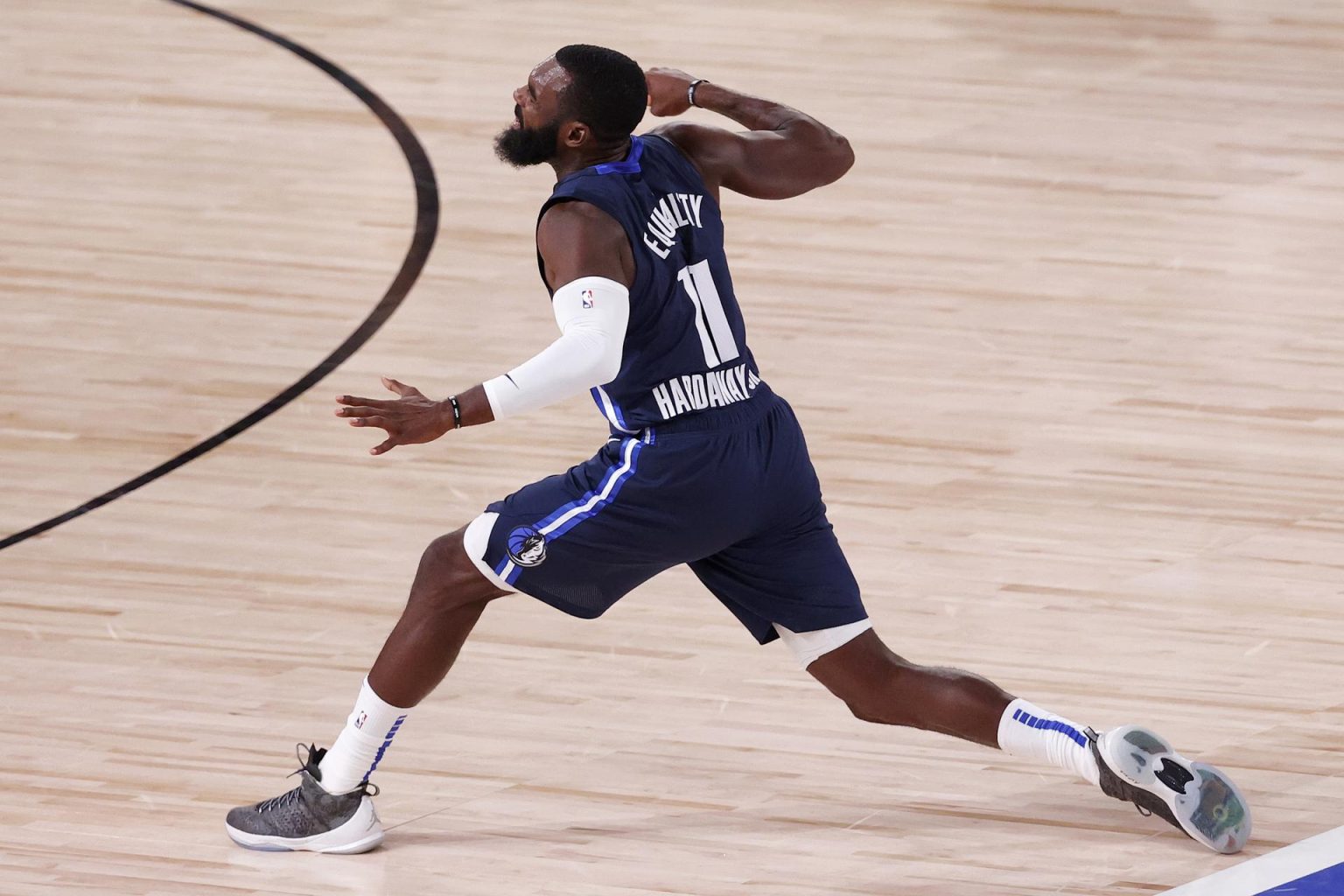 Tim Hardaway Jr de los Dallas Mavericks, en una fotografía de archivo. EFE/John G. Mabanglo