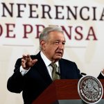 El presidente de México, Andrés Manuel López Obrador, habla durante su conferencia de prensa matutina hoy, en el Palacio Nacional de la Ciudad de México (México). EFE/ José Méndez