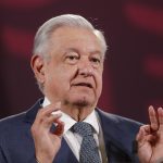 El presidente de México, Andrés Manuel López Obrador, habla durante su rueda de prensa matutina en el Palacio Nacional en la Ciudad de México (México). EFE/ Isaac Esquivel