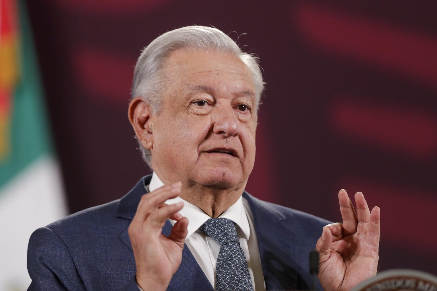 El presidente de México, Andrés Manuel López Obrador, habla durante su rueda de prensa matutina en el Palacio Nacional en la Ciudad de México (México). EFE/ Isaac Esquivel