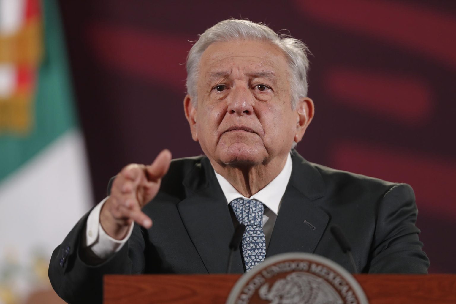 El presidente de México, Andrés Manuel López Obrador, habla durante su conferencia de prensa matutina hoy, en el Palacio Nacional de Ciudad de México (México). EFE/ Isaac Esquivel