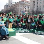 Varias mujeres participan en una manifestación a favor del aborto en Washington (Estados Unidos). Imagen de archivo. EFE/ Octavio Guzmán