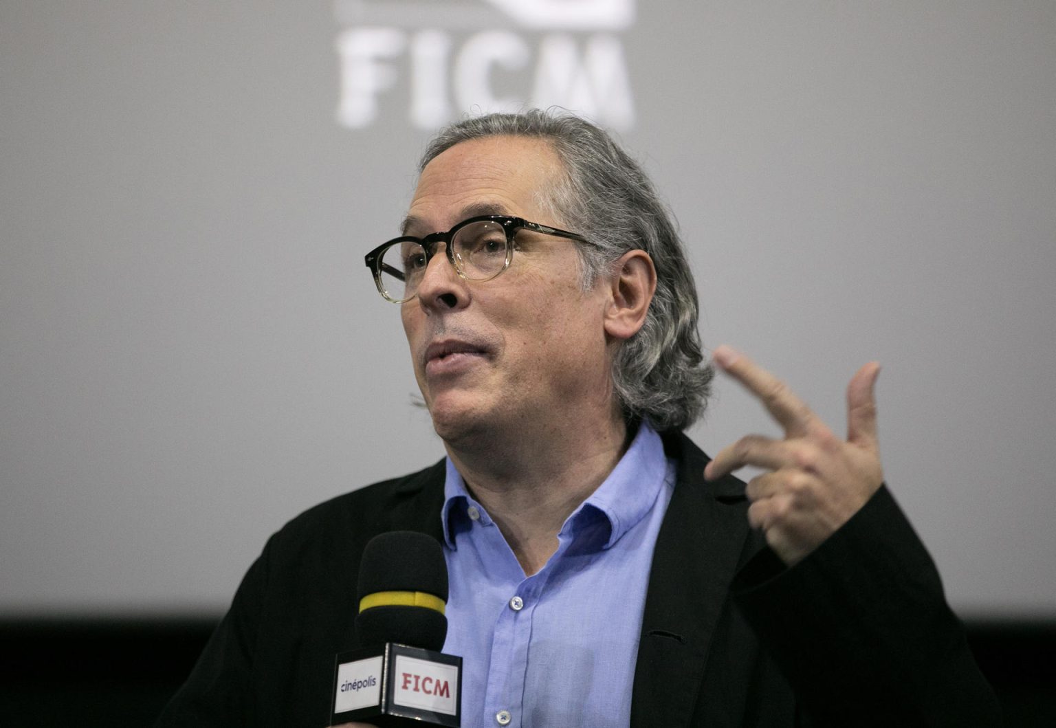 Fotografía de archivo del 23 de octubre de 2023, del cinefotógrafo mexicano Rodrigo Prieto, durante su participación en una rueda de prensa en el Festival Internacional de Cine de Morelia (México). EFE/ Iván Villanueva