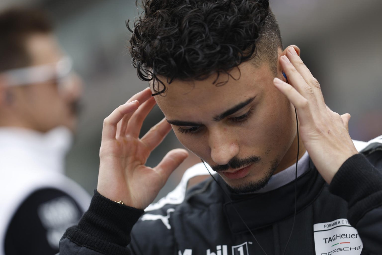 El alemán Pascal Wehrlein de Tag Heuer Porsche Formula E Team quien ganó primer lugar reacciona durante el Gran Premio de la Fórmula E de Ciudad de México hoy, en el Autódromo de los Hermanos Rodríguez de la Ciudad de México (México). EFE/ Sáshenka Gútierrez