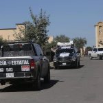 Miembros de la policía Estatal vigilan una de las calles del Municipio de Guaymas en el estado de Sonora (México). Imagen de archivo. EFE/ Daniel Sánchez