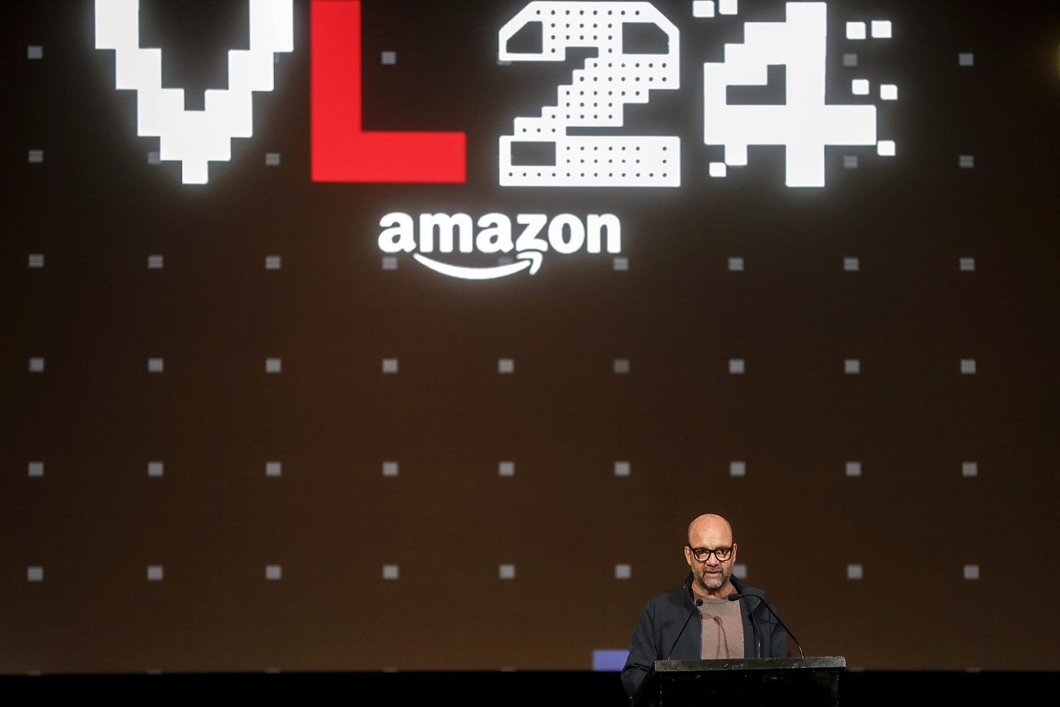 El director de Vive Latino, Jordi Puig, habla hoy durante la presentación de la edición 24 de este festival musical, en el teatro Metropólitan de Ciudad de México (México). EFE/Isaac Esquivel