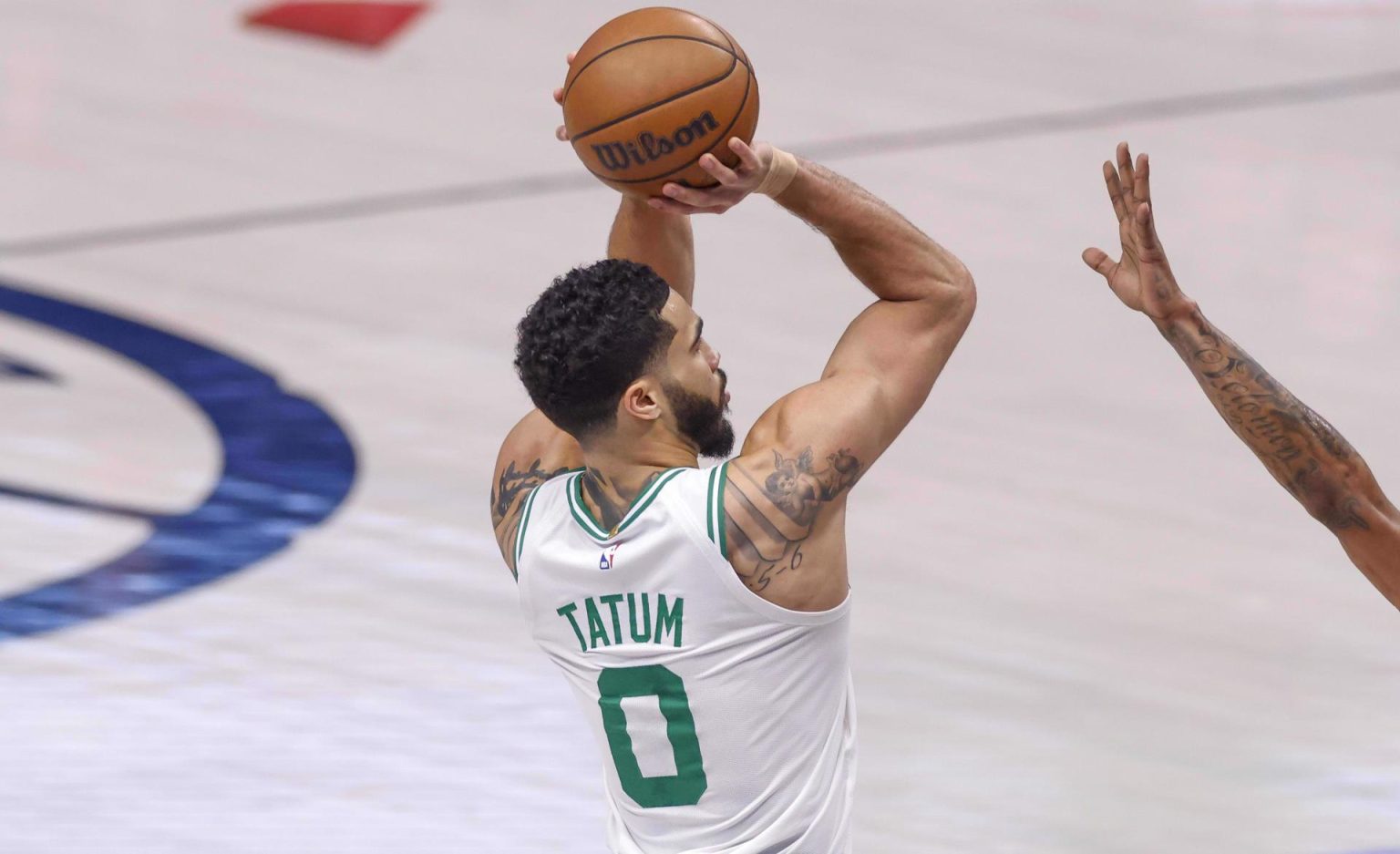 El jugador de los Boston Celtics, Jayson Tatum. EFE/EPA/ADAM DAVIS