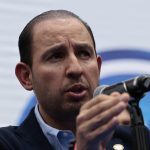 El presidente del Partido Acción Nacional (PAN), Marko Cortés, habla durante una rueda de prensa en Ciudad de México (México). Imagen de archivo. EFE/José Méndez