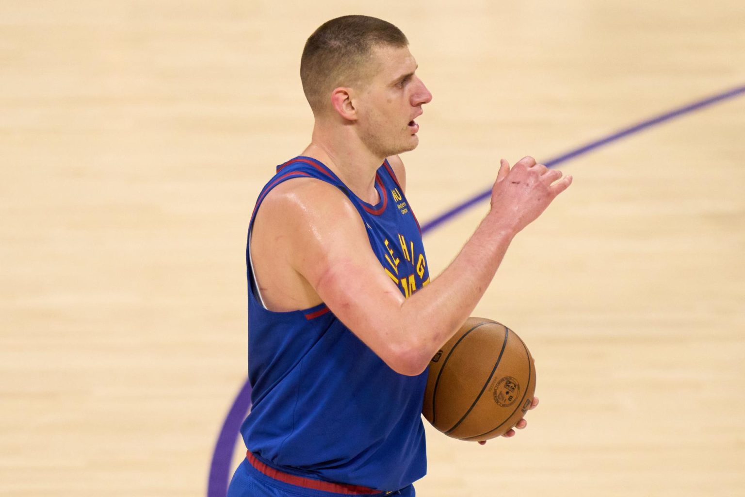 Nikola Jokic de los Denver Nuggets, en una fotografía de archivo. EFE/Allison Dinner