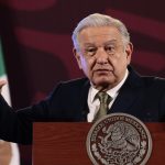 El presidente de México, Andrés Manuel López Obrador, habla durante su conferencia de prensa matutina hoy, en el Palacio Nacional de la Ciudad de México (México). EFE/ José Méndez