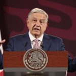 El presidente de México, Andrés Manuel López Obrador, habla durante su conferencia de prensa matutina este viernes, en el Palacio Nacional de la Ciudad de México (México). EFE/ José Méndez