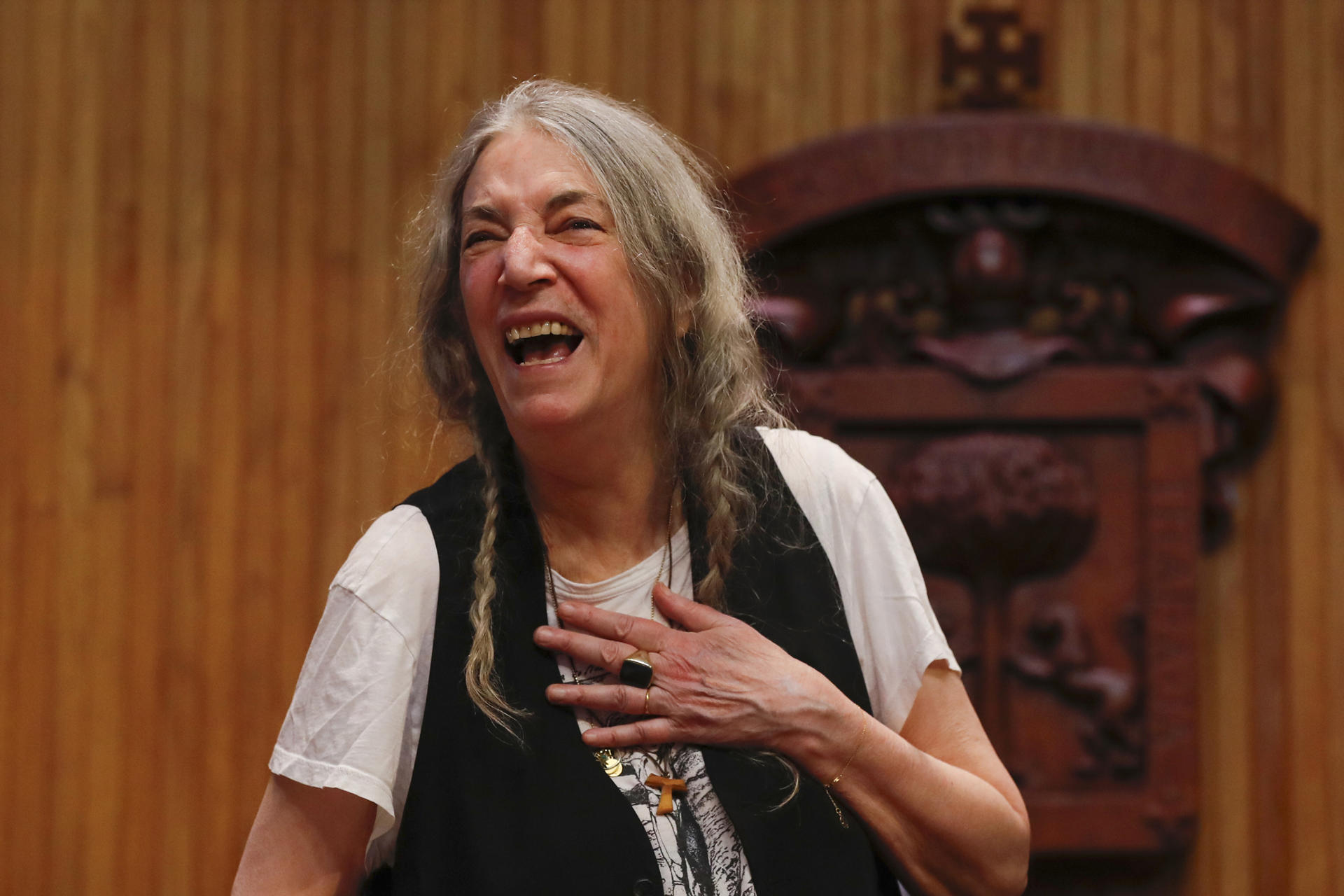 La cantante estadounidense Patti Smith participa en una rueda de prensa este martes, en la Universidad de Guadalajara (UDG), estado Jalisco (México). EFE/ Francisco Guasco
