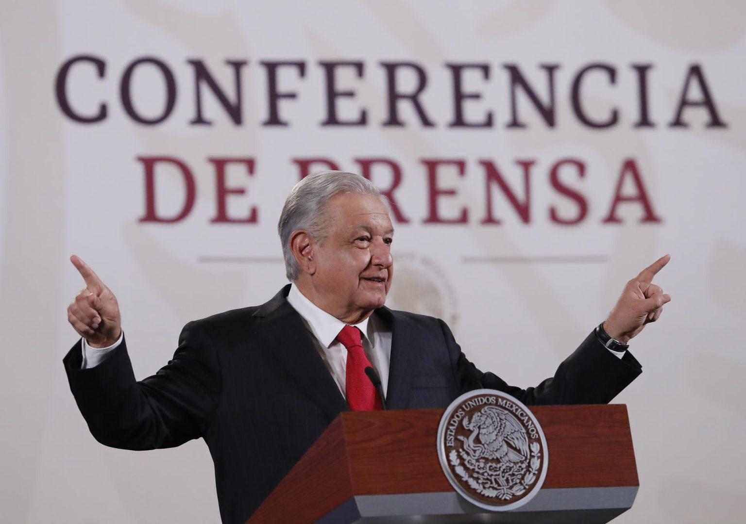 El presidente de México, Andrés Manuel López Obrador, habla este miércoles durante una conferencia de prensa matutina en Palacio Nacional de la Ciudad de México (México). EFE/ Mario Guzmán