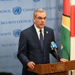 Fotografía cedida por la ONU donde aparece el presidente de República Dominicana, Luis Abinader, mientras habla durante una rueda de prensa tras su intervención en una sesión del Consejo de Seguridad sobre 'la crisis climática, la inseguridad alimentaria y los conflictos', este martes en la sede del organismo en Nueva York (EE.UU.). EFE/Evan Schneider/ONU /SOLO USO EDITORIAL /NO VENTAS /SOLO DISPONIBLE PARA ILUSTRAR LA NOTICIA QUE ACOMPAÑA /CRÉDITO OBLIGATORIO