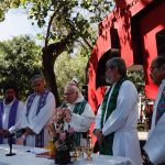 El obispo Raúl Vera,(c) participa en una misa del 18 aniversario de la explosión en la mina pasta de Conchos hoy lunes en Ciudad de México (México).  EFE/Sáshenka Gutiérrez