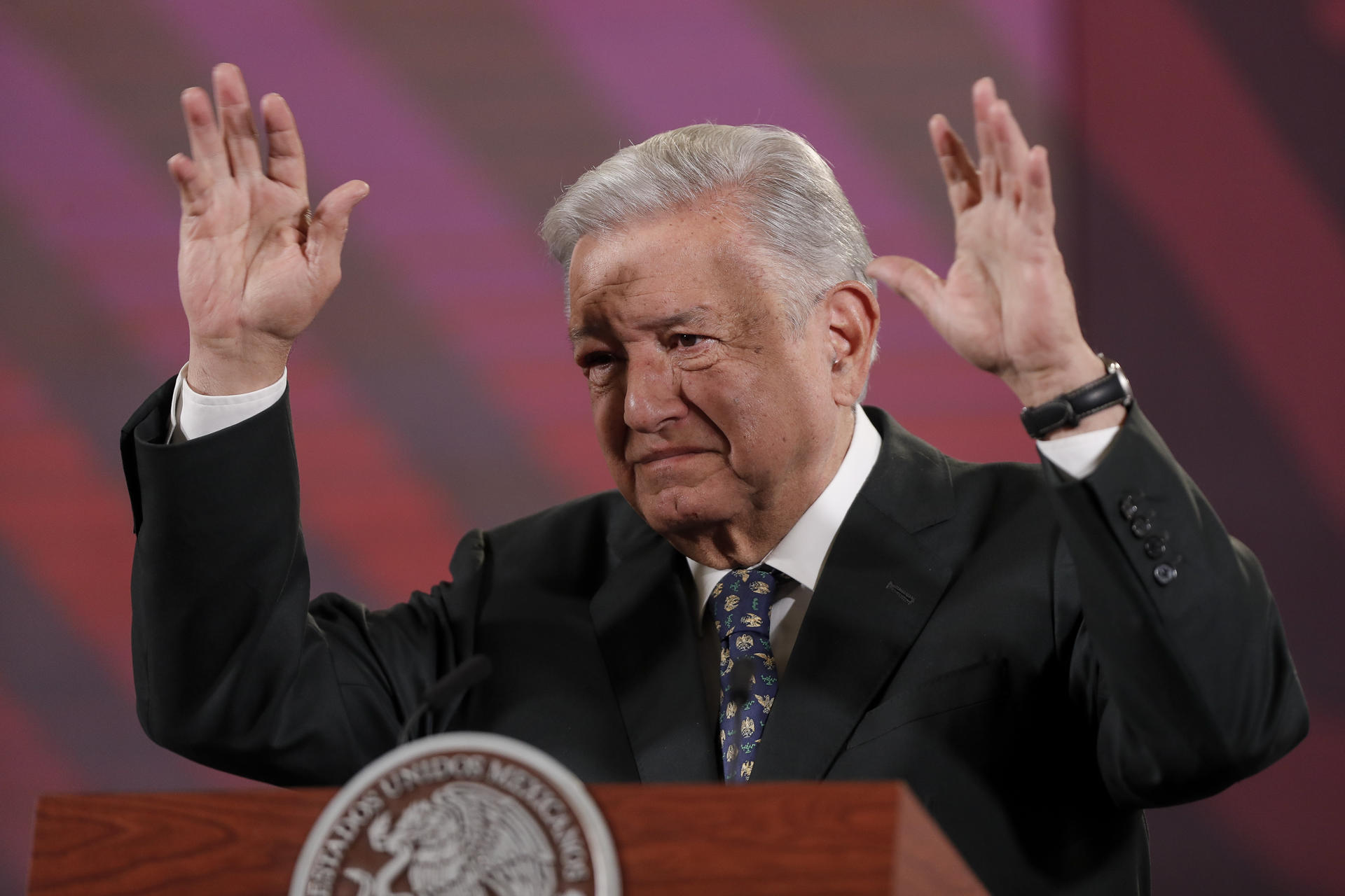 El presidente de México Andrés Manuel López Obrador habla durante una conferencia de prensa matutina hoy, en Palacio Nacional, de la Ciudad de México, (México). EFE/ Isaac Esquivel
