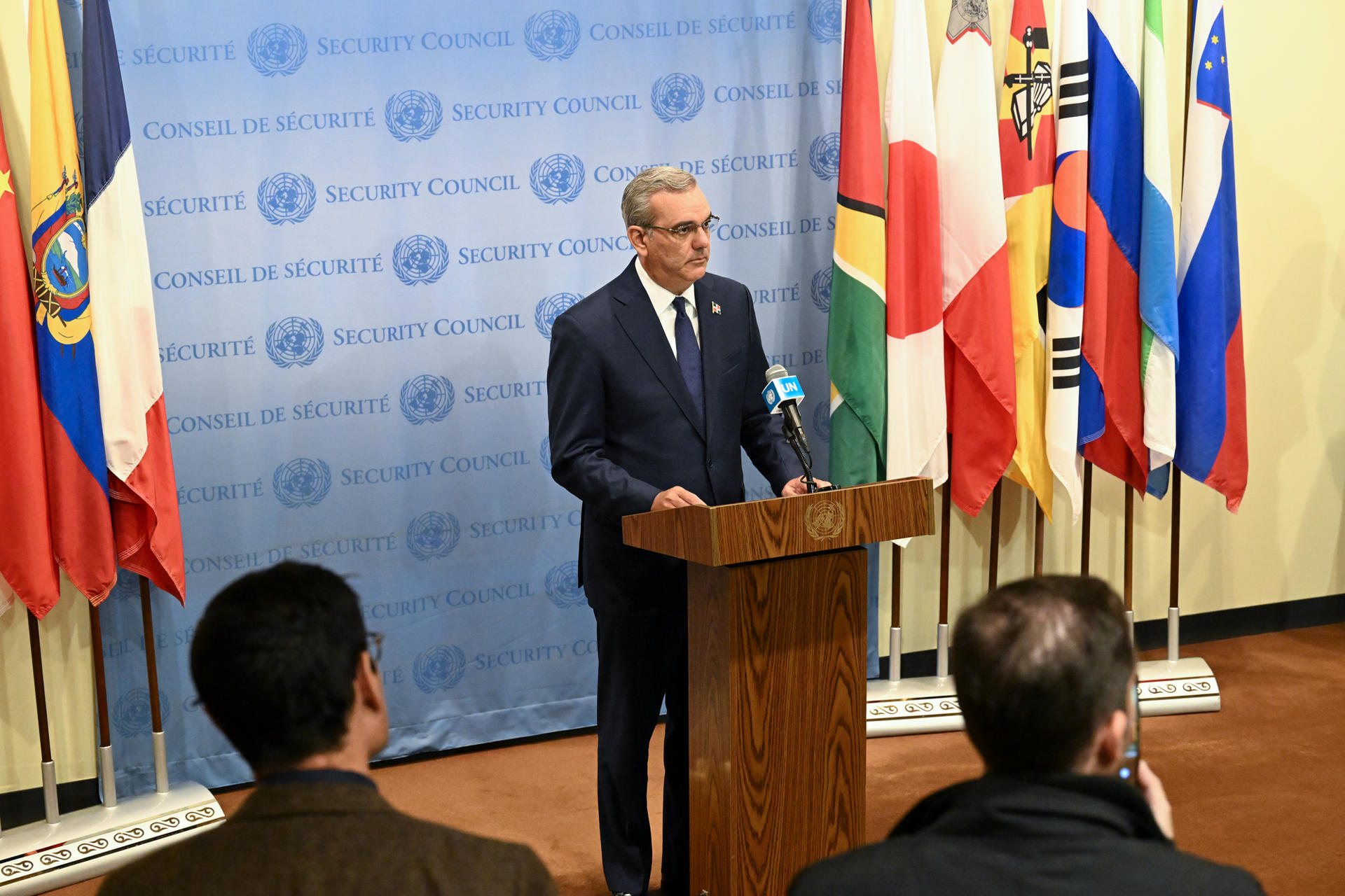 Fotografía cedida por la ONU donde aparece el presidente de República Dominicana, Luis Abinader, mientras habla durante una rueda de prensa tras su intervención en una sesión del Consejo de Seguridad sobre 'la crisis climática, la inseguridad alimentaria y los conflictos', este martes en la sede del organismo en Nueva York (EE.UU.). EFE/Evan Schneider/ONU /SOLO USO EDITORIAL /NO VENTAS /SOLO DISPONIBLE PARA ILUSTRAR LA NOTICIA QUE ACOMPAÑA /CRÉDITO OBLIGATORIO
