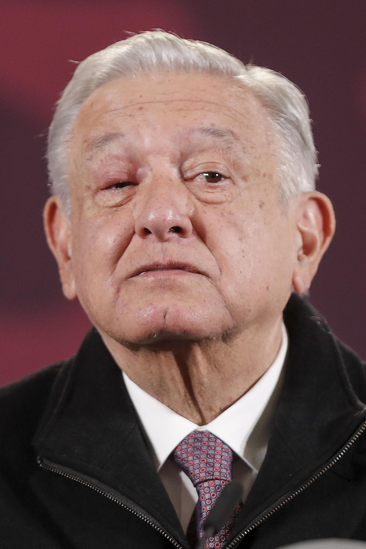 El presidente de México, Andrés Manuel López Obrador, habla durante su rueda de prensa matutina hoy, en el Palacio Nacional de la Ciudad de México (México). EFE/ Isaac Esquivel
